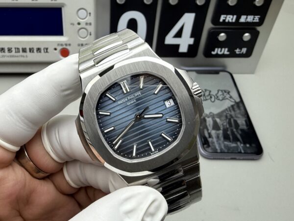 Patek Philippe - Nautilus Jumbo 5711 SS/SS Blue Dial 3KF A324 - Image 2