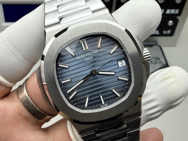 Patek Philippe - Nautilus Jumbo 5711 SS/SS Blue Dial 3KF A324 - Image 3