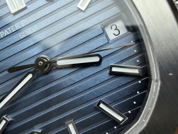 Patek Philippe - Nautilus Jumbo 5711 SS/SS Blue Dial 3KF A324 - Image 5