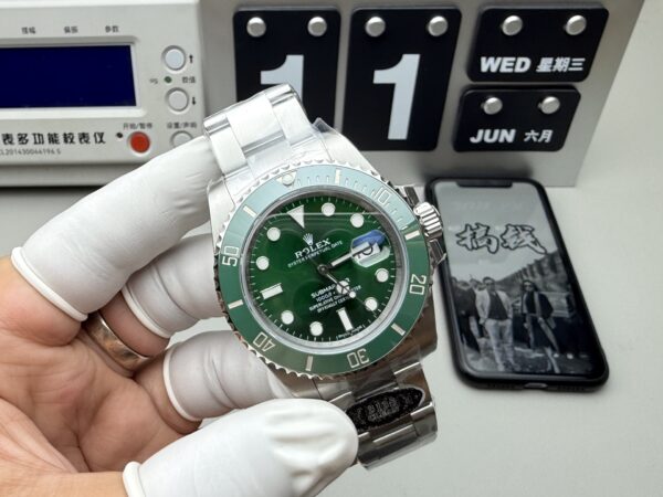 Rolex - Hulk Submariner 116610LN 904L 41mm 3235 SS/SS Green Clean Factory - Image 3