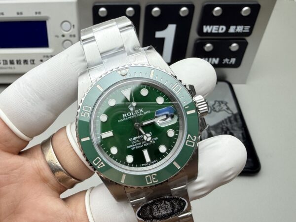 Rolex - Hulk Submariner 116610LN 904L 41mm 3235 SS/SS Green Clean Factory - Image 4