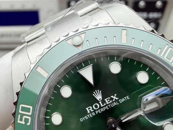 Rolex - Hulk Submariner 116610LN 904L 41mm 3235 SS/SS Green Clean Factory - Image 6
