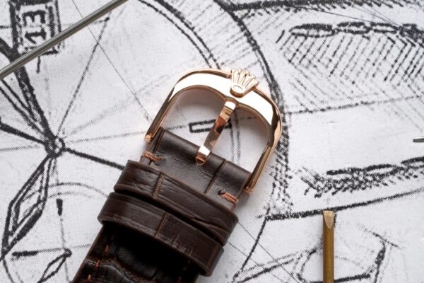 Rolex Cellini Dual Time m50525-008 Gold 40mm - Image 10