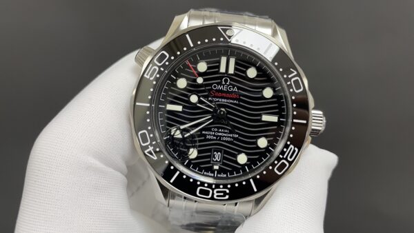 Omega - Seamaster 300m James Bond 007 2019 SS/SS VS A8800 - Image 3